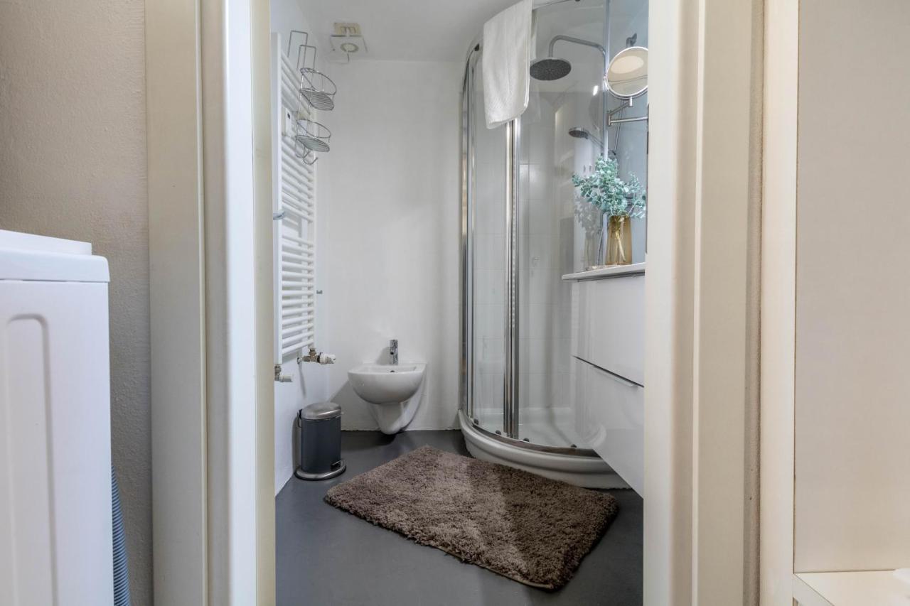 Joivy Modern Studio Near City Centre Apartment Milan Luaran gambar